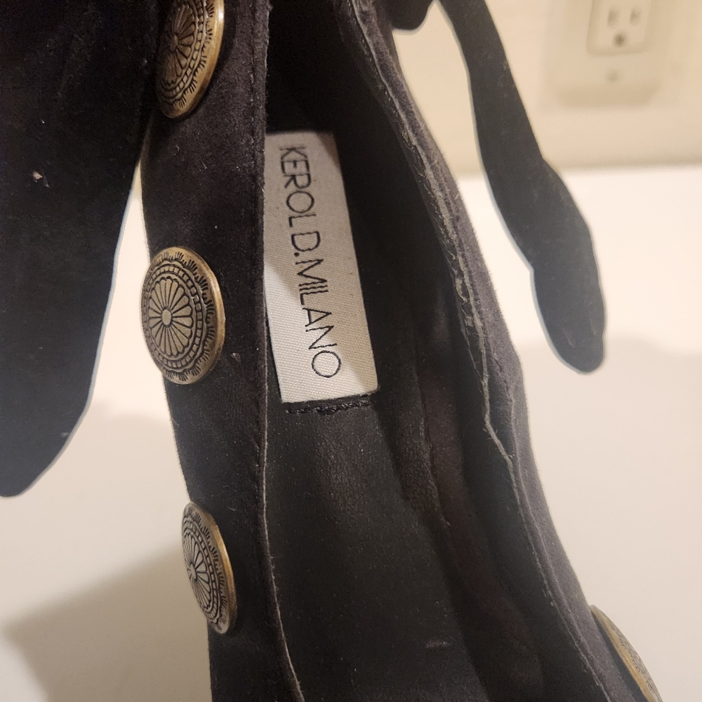 Kerol D. Milano Black Platform Heels with Gold Accents - Picture 6 of 7